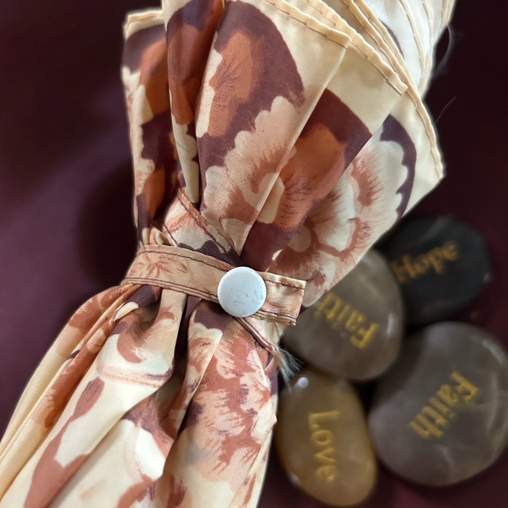 Vintage Floral Automatic Umbrella - Picture 9 of 12